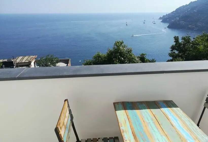 اتاق استاندارد با بالکن و چشم‌انداز دریا, Torre Elisea
