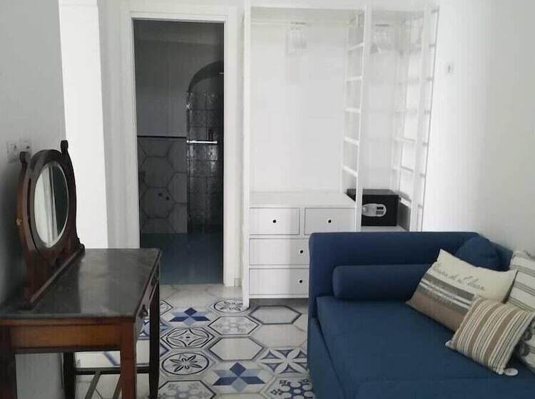 舒适三人间, Torre Elisea