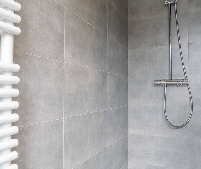 标准单人间, Huron