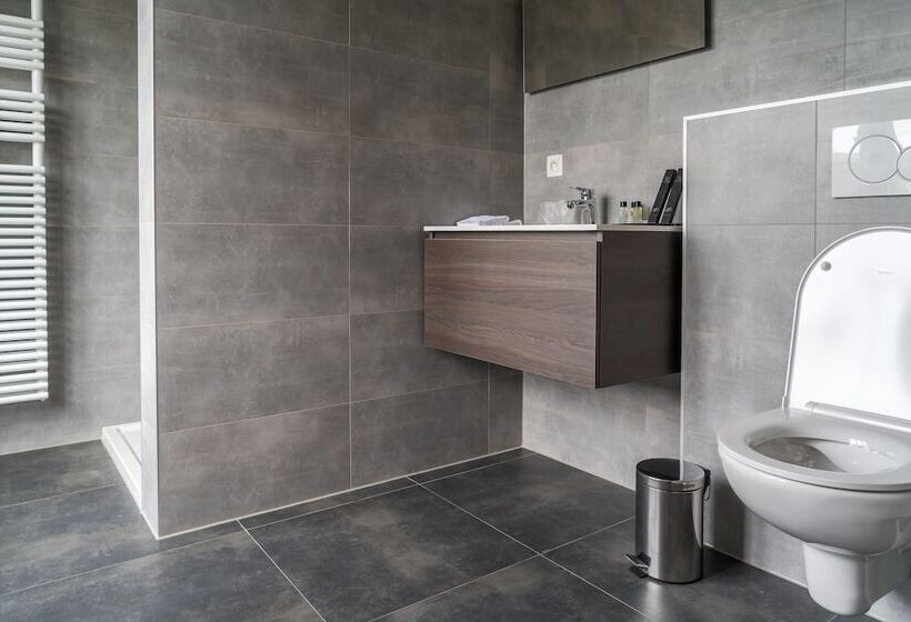 高级大房间, Huron