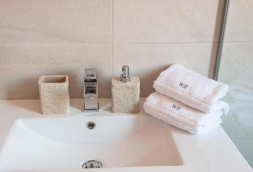 스탠다드 스튜디오, West Residence Apartments