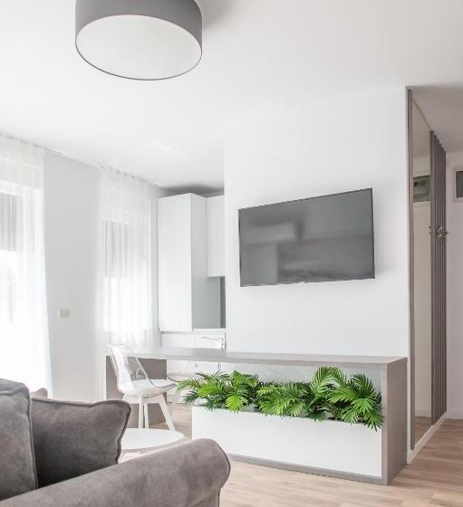 침실 1개 아파트, West Residence Apartments