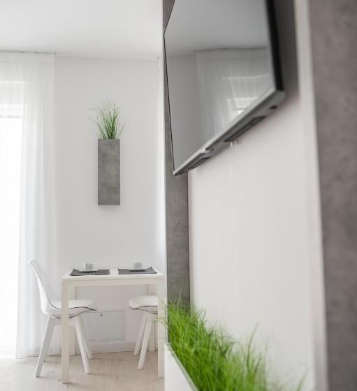 침실 1개 발코니 아파트, West Residence Apartments