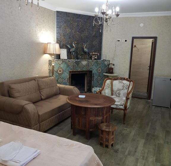 استودیوی سوپریور, Borjomi Classic