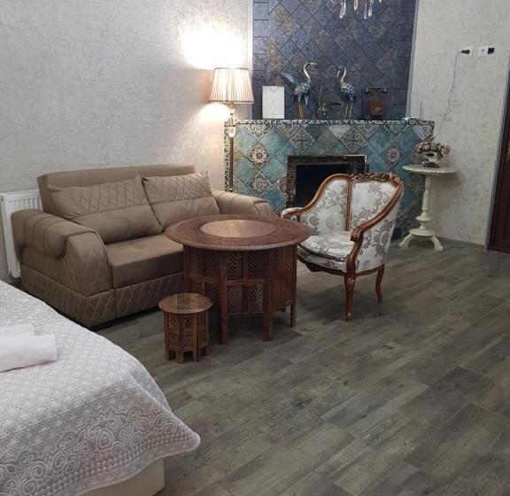 استودیوی سوپریور, Borjomi Classic