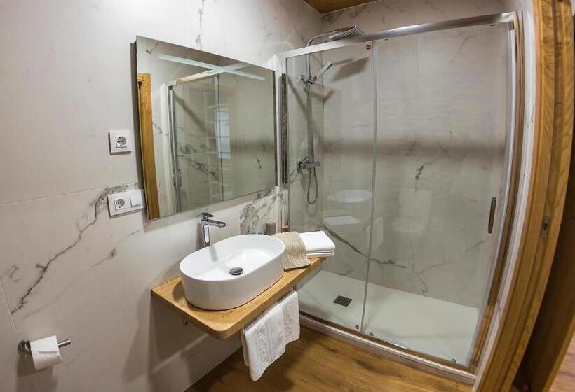 اتاق استاندارد یک نفره, O Pozo