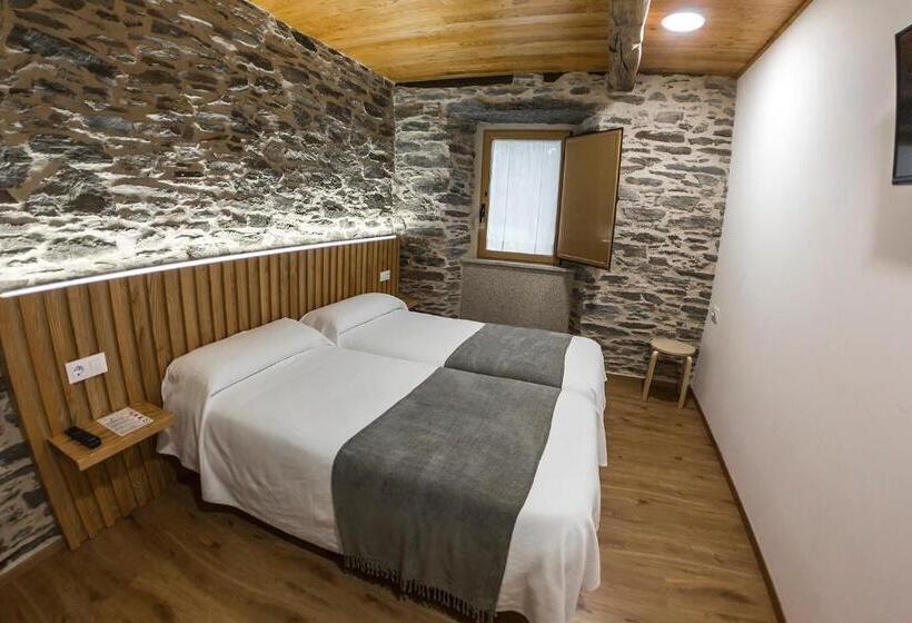 اتاق استاندارد, O Pozo