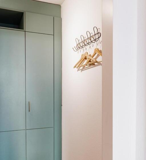 إستوديو قياسى, 360 Grad Hotel & Bar