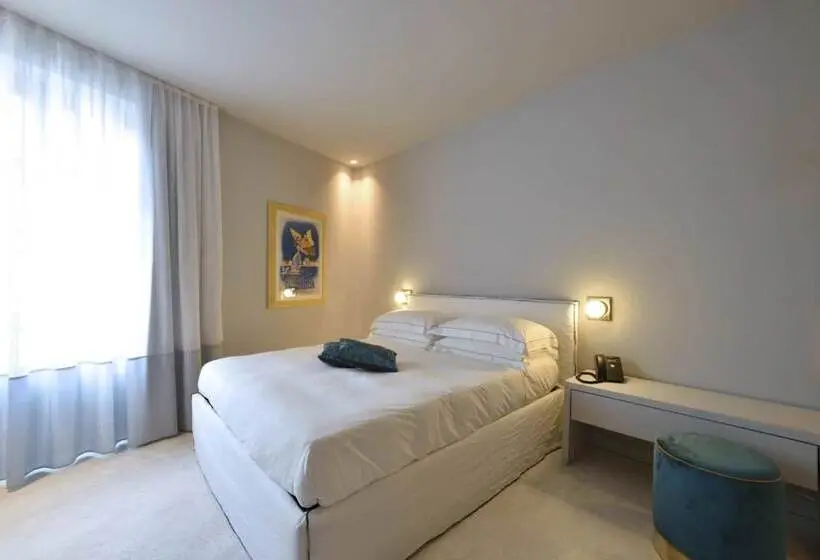 اتاق استاندارد سه نفره, Boutique Hotel De La Ville