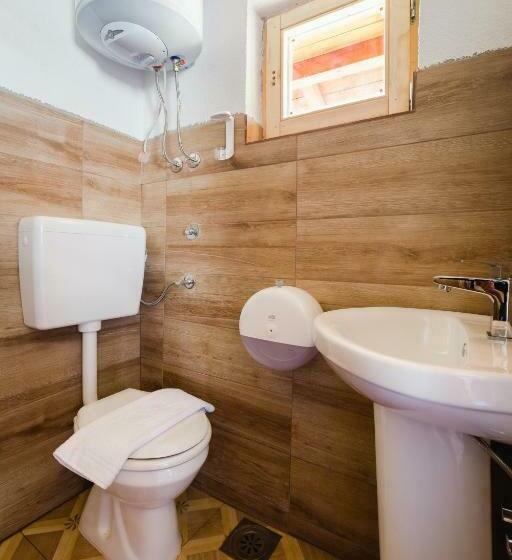 اتاق استاندارد سه نفره, Jela Natural Resort