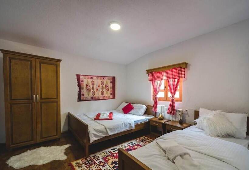 اتاق استاندارد سه نفره, Jela Natural Resort