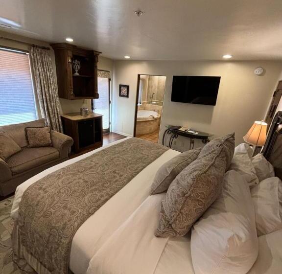 اتاق دلوکس با تخت کینگ و چشم‌انداز, Casa Sedona Inn