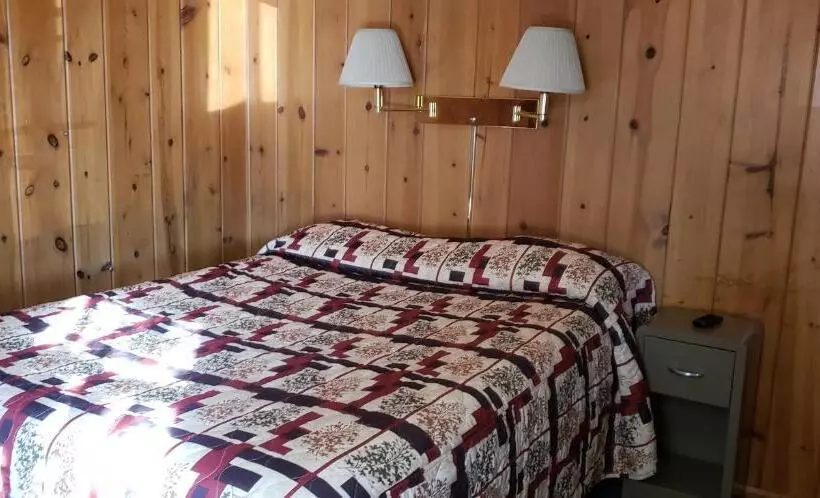 スタンダードルーム, Caribou Lodge And Motel