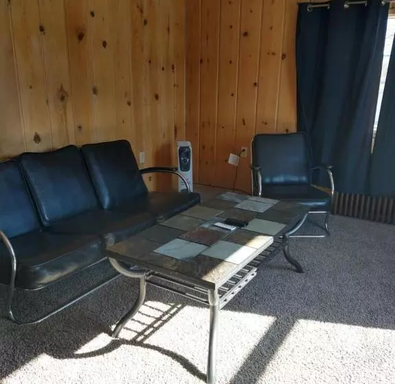 １ベッドルームアパートメント, Caribou Lodge And Motel