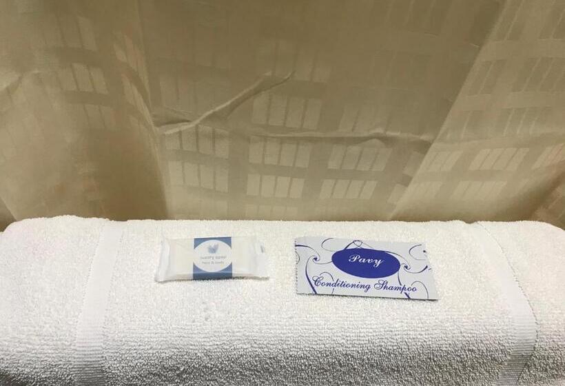 Номер Стандарт, Budget Host Village Inn