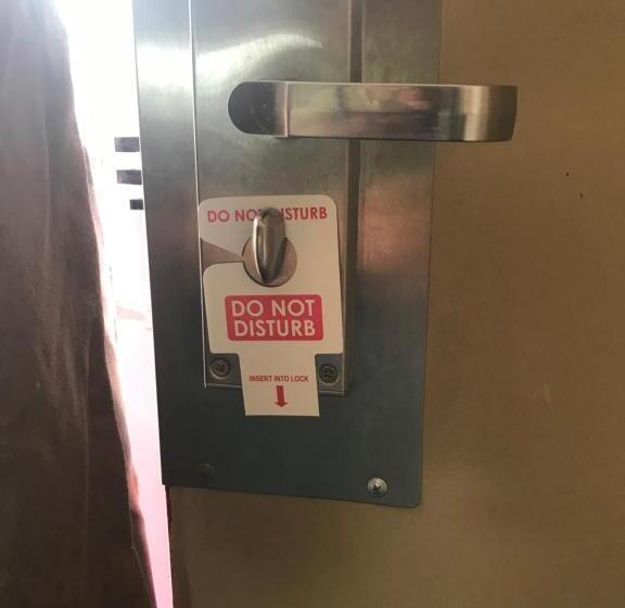 标准间, Budget Host Village Inn