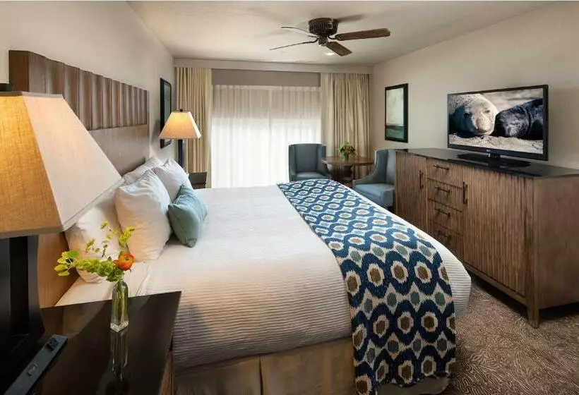 اتاق استاندارد با تخت بزرگ, Cambria Landing Inn And Suites