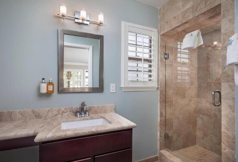 스탠다드 룸 킹사이즈 침대, Candle Light Inn