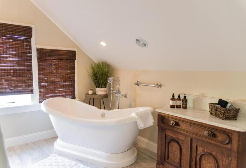 带大床的豪华间, Captain Freeman Inn