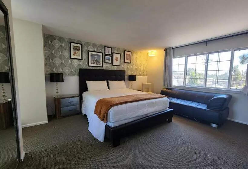 اتاق لوکس با تخت بزرگ, Cinnamon Bear Inn