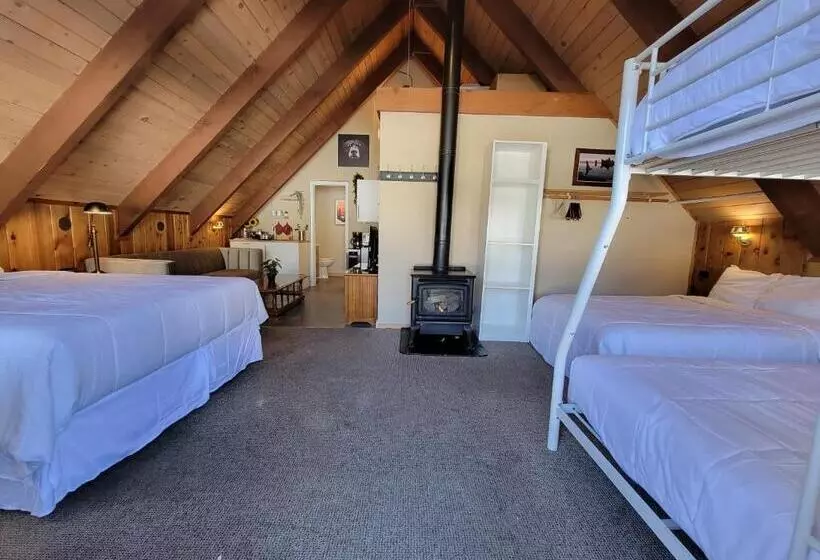 استودیو خانوادگی, Cinnamon Bear Inn