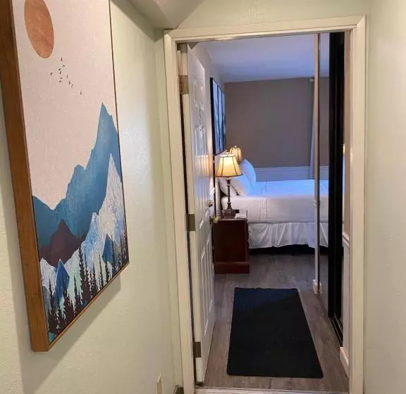سوییت جونیور, Cinnamon Bear Inn
