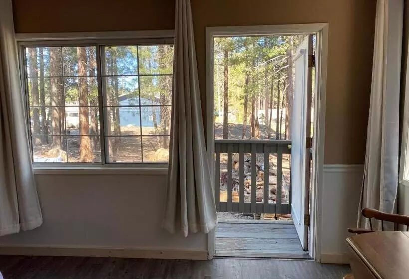 سوییت جونیور, Cinnamon Bear Inn
