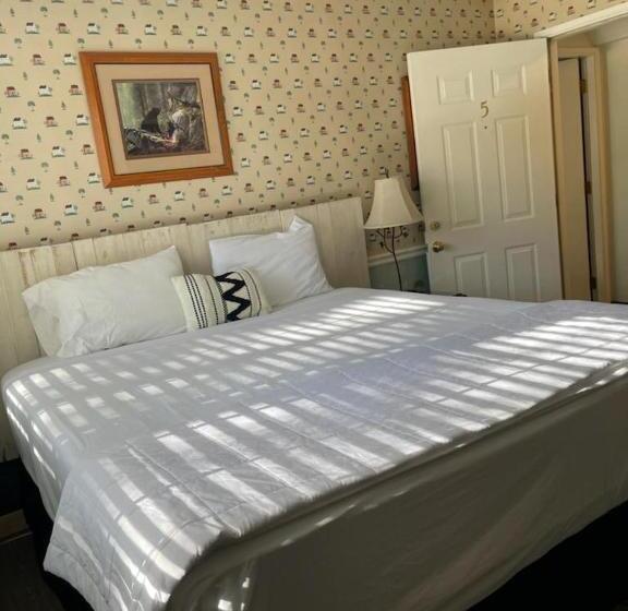 带大床的标准间, Cinnamon Bear Inn