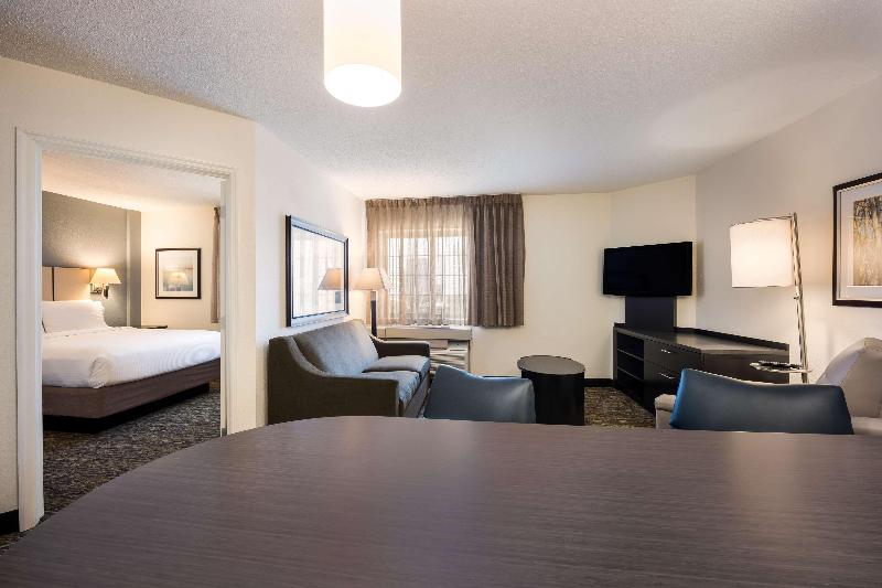 סוויטה מותאמת לאדם עם מוגבלויות, Sonesta Simply Suites Irvine Spectrum