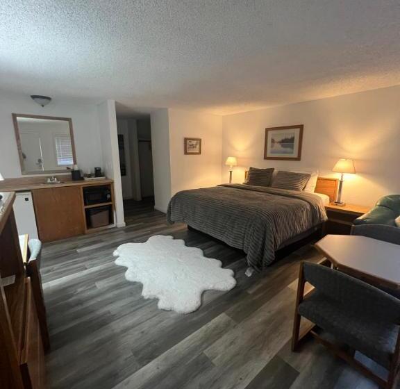 غرفة قياسية سرير كينج, Cedarwood Inn Of Ashland