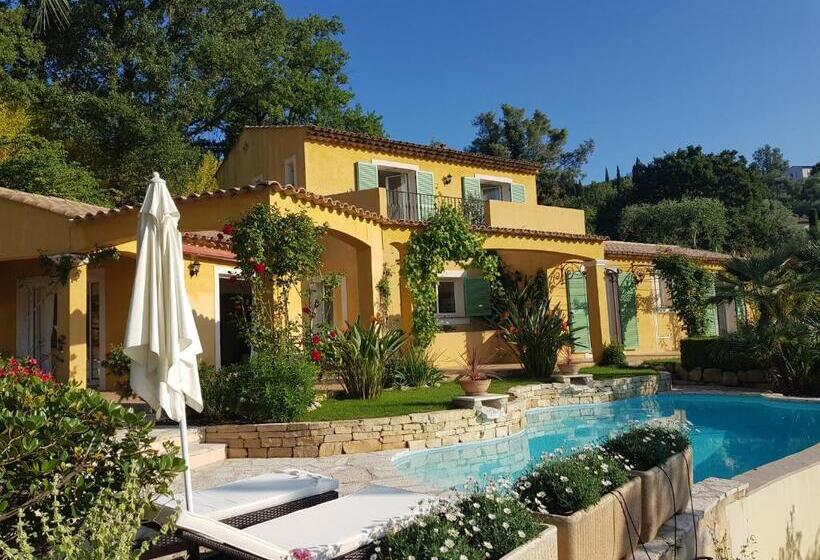 标准间带游泳池, La Dolce Vita Opio