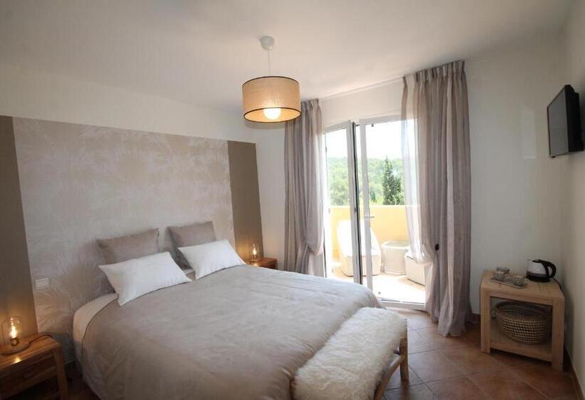 标准间带游泳池, La Dolce Vita Opio