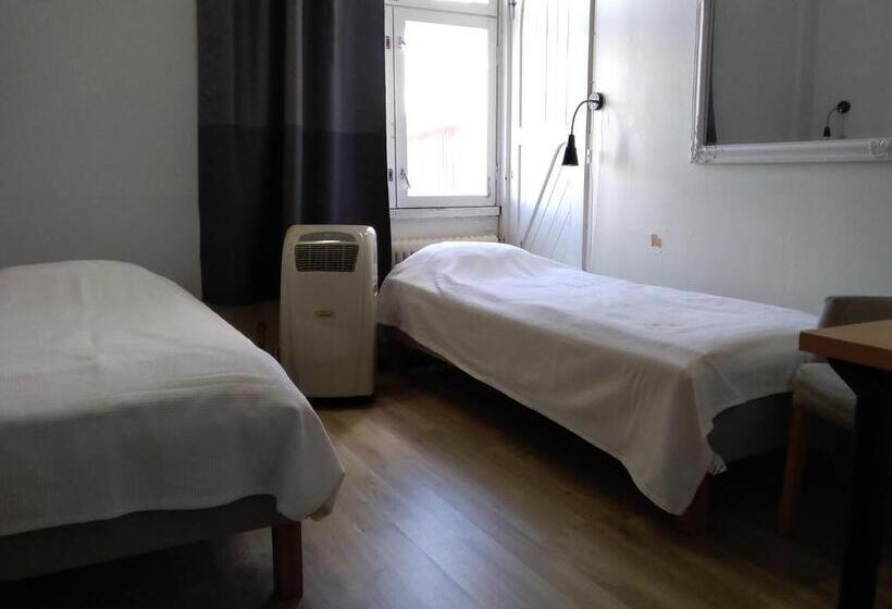 غرفة قياسية حمام مشترك, Wanhan Aseman Majatalo