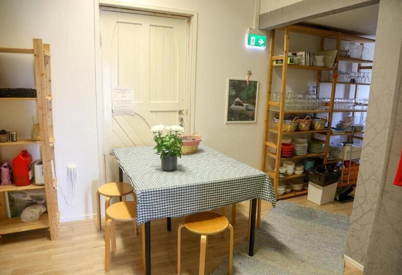 غرفة قياسية فردية حمام مشترك, Wanhan Aseman Majatalo