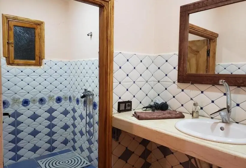 プールの見えるスタンダードトリプルルーム, Riad Hotel Les Flamants