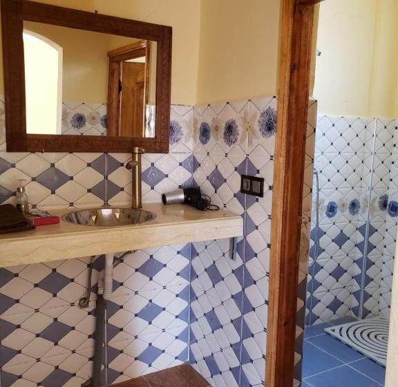 اتاق استاندارد چهار تخته, Riad Hotel Les Flamants