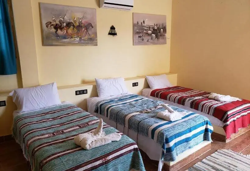スタンダード４人部屋, Riad Hotel Les Flamants