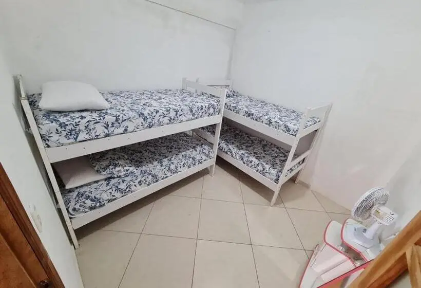 اتاق چهار تخته با دستشویی مشترک, Hostel Portal Do Sol