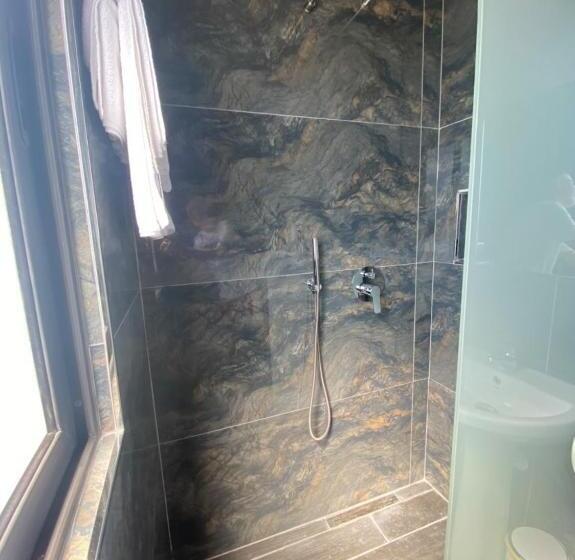 Triple Room Sea View, Tirona