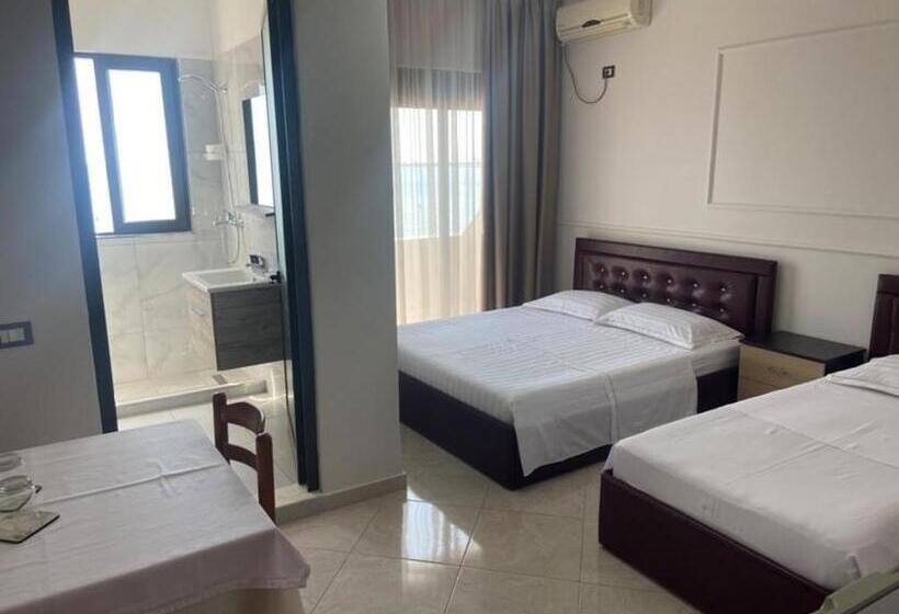 Triple Room Sea View, Tirona