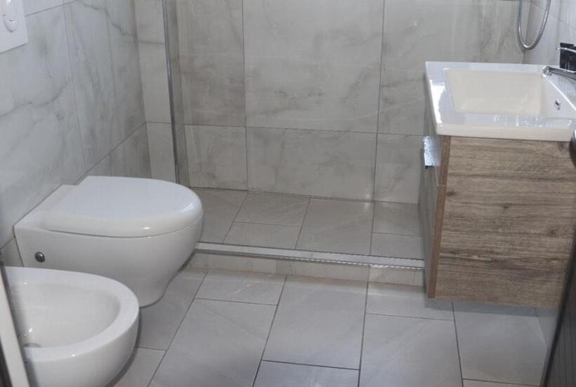 Triple Room Sea View, Tirona
