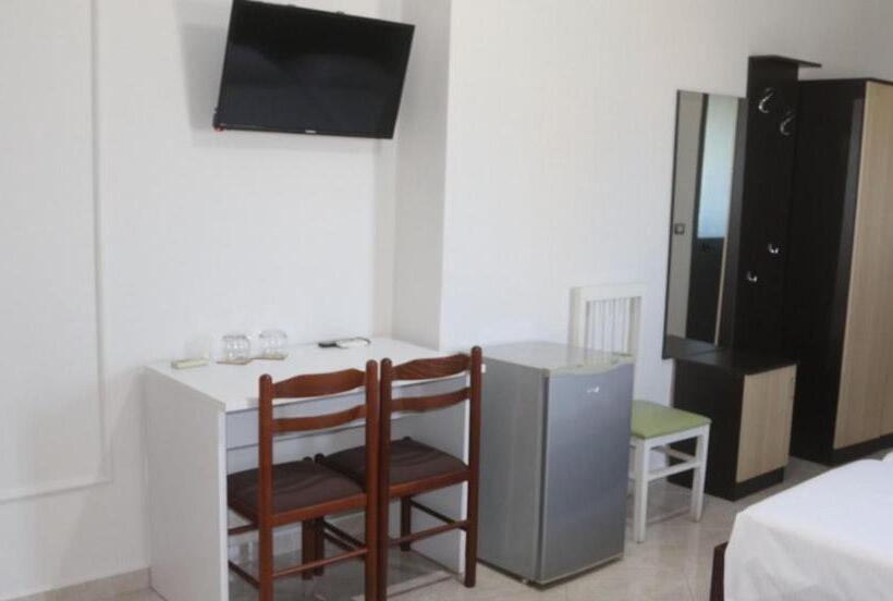 Triple Room Sea View, Tirona