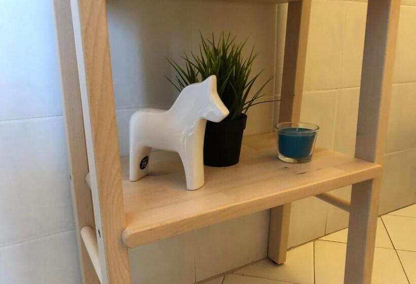 اتاق استاندارد سه نفره, Irides Rooms