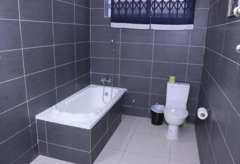 سوییت اجرایی, Lady M Guest House