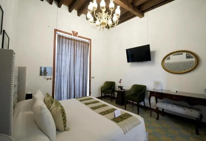 バルコニー付スタンダード4ベッドルーム, Quinta Alhóndiga Galindo Hotel Boutique