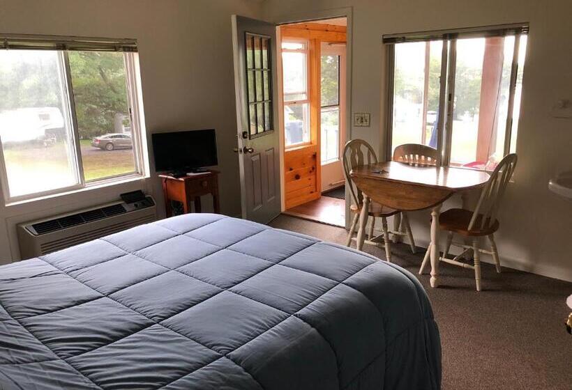 בקתה, West Winds Motel & Cottages