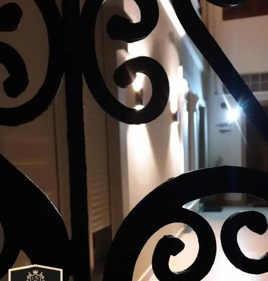 اتاق لوکس با بالکن, Old Town Villa