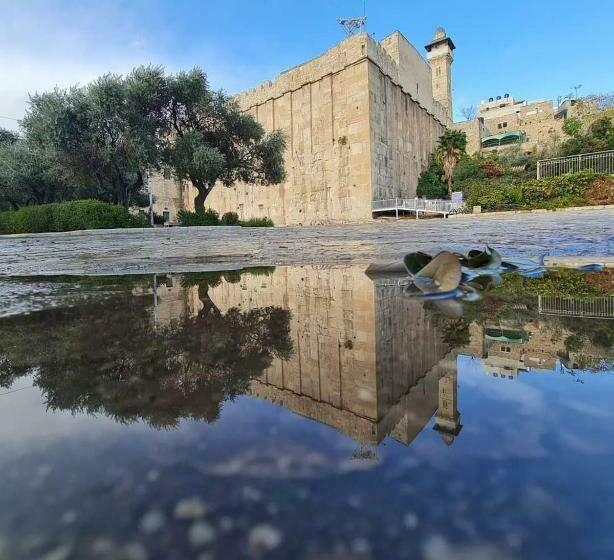 آپارتمان 1 خوابه با تراس, Hebron Hope Guesthouse