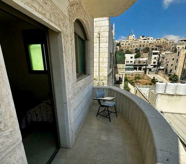 آپارتمان 1 خوابه با تراس, Hebron Hope Guesthouse
