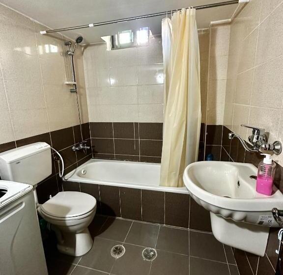 تختخواب در اتاق مشترک, Hebron Hope Guesthouse